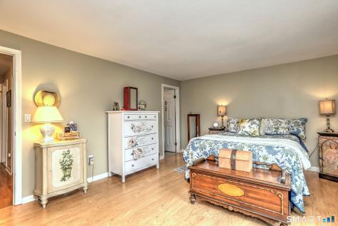 7 Harbour Village Branford CT 06405