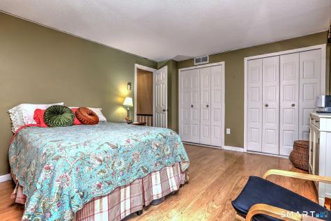 7 Harbour Village Branford CT 06405