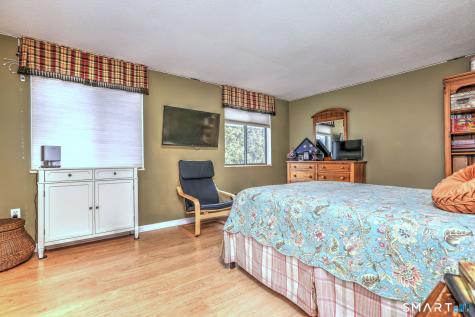 7 Harbour Village Branford CT 06405