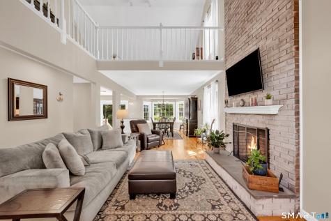 25 Woodbury Hill Woodbury CT 06798