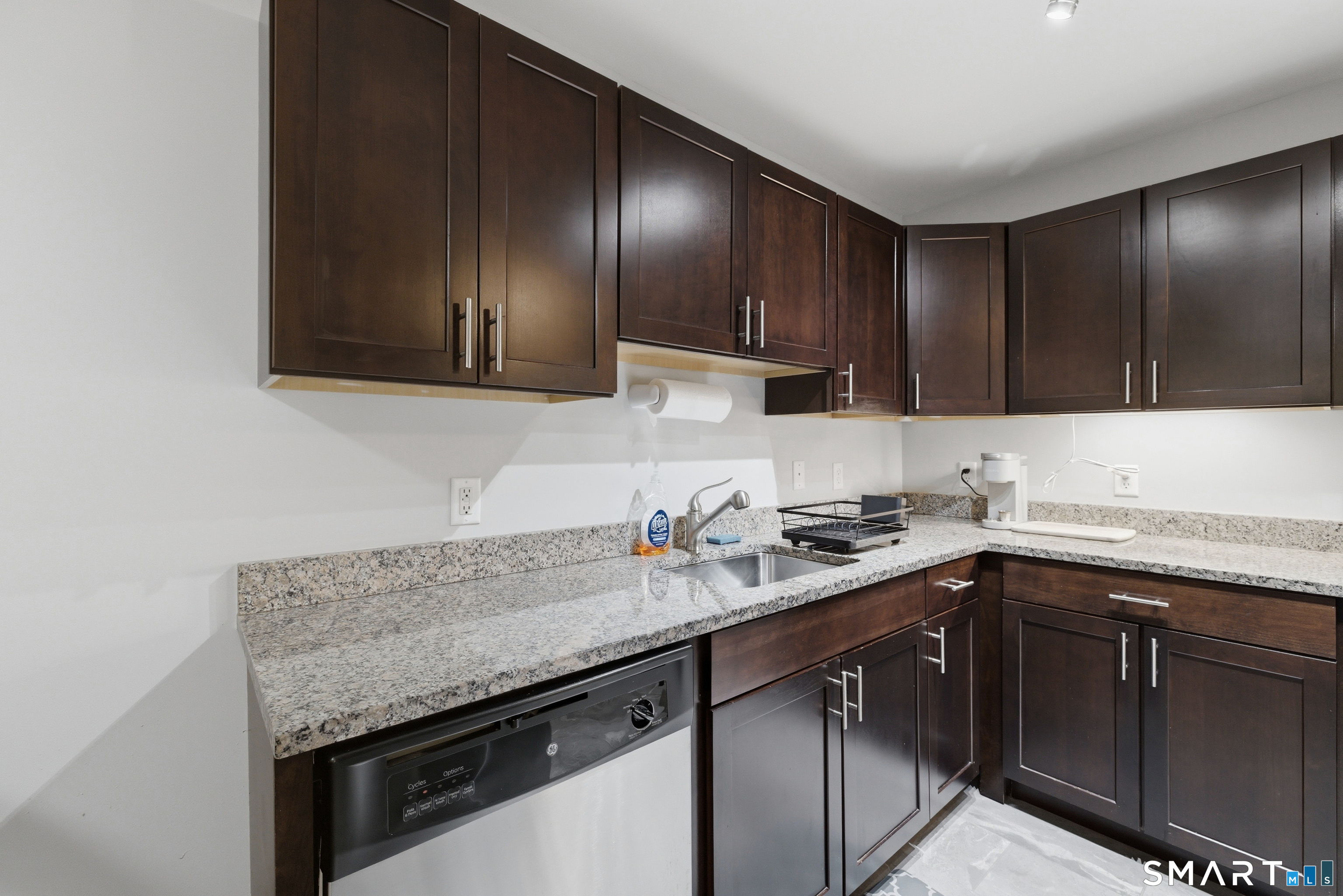 26 Schoolhouse Drive West Hartford CT 06110