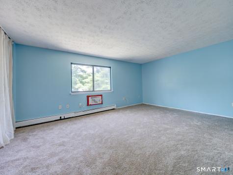 132 Sutton Place Bloomfield CT 06002