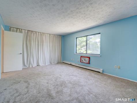 132 Sutton Place Bloomfield CT 06002