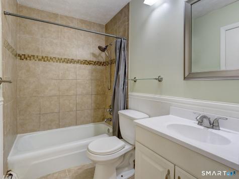 132 Sutton Place Bloomfield CT 06002