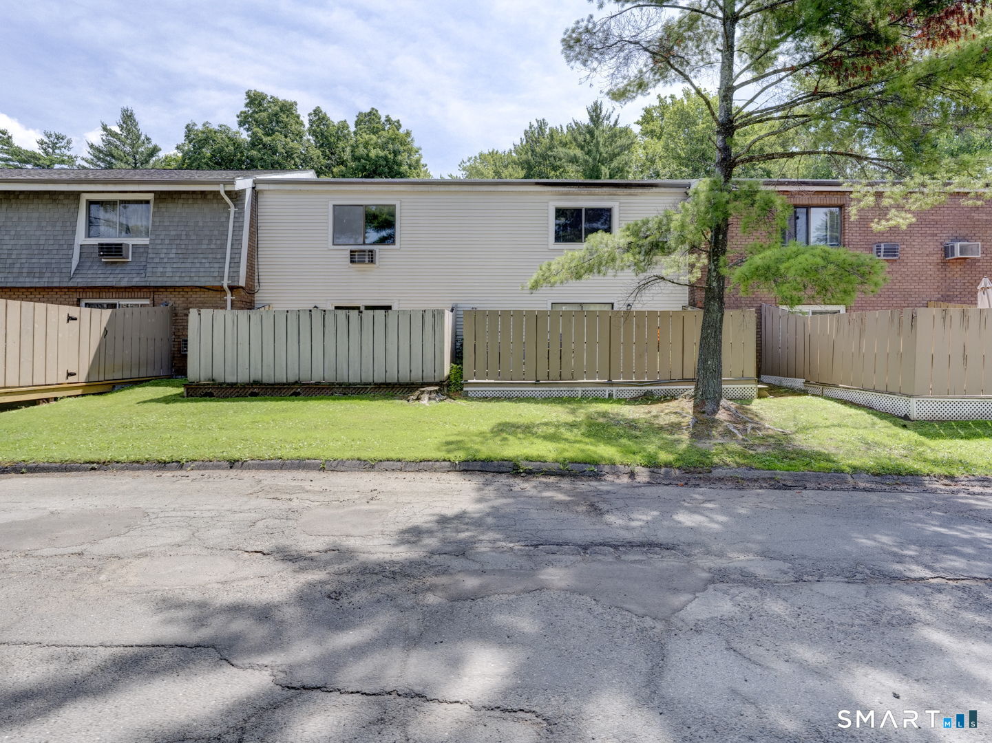 132 Sutton Place Bloomfield CT 06002