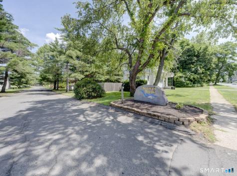 132 Sutton Place Bloomfield CT 06002
