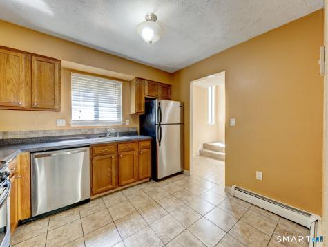 132 Sutton Place Bloomfield CT 06002