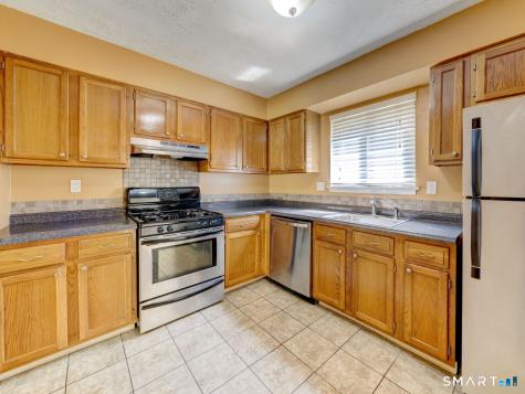 132 Sutton Place Bloomfield CT 06002