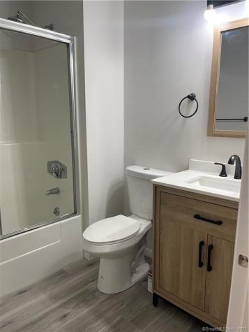 16 Hawley Glen Stratford CT 06614