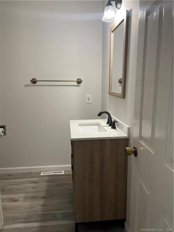 16 Hawley Glen Stratford CT 06614