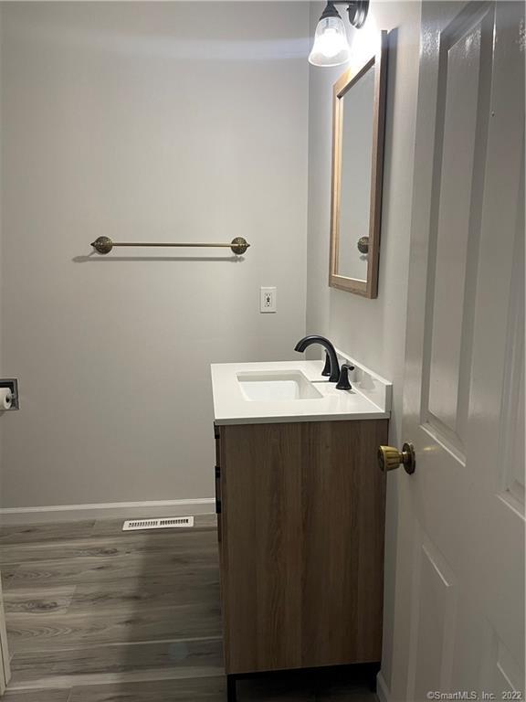 16 Hawley Glen Stratford CT 06614