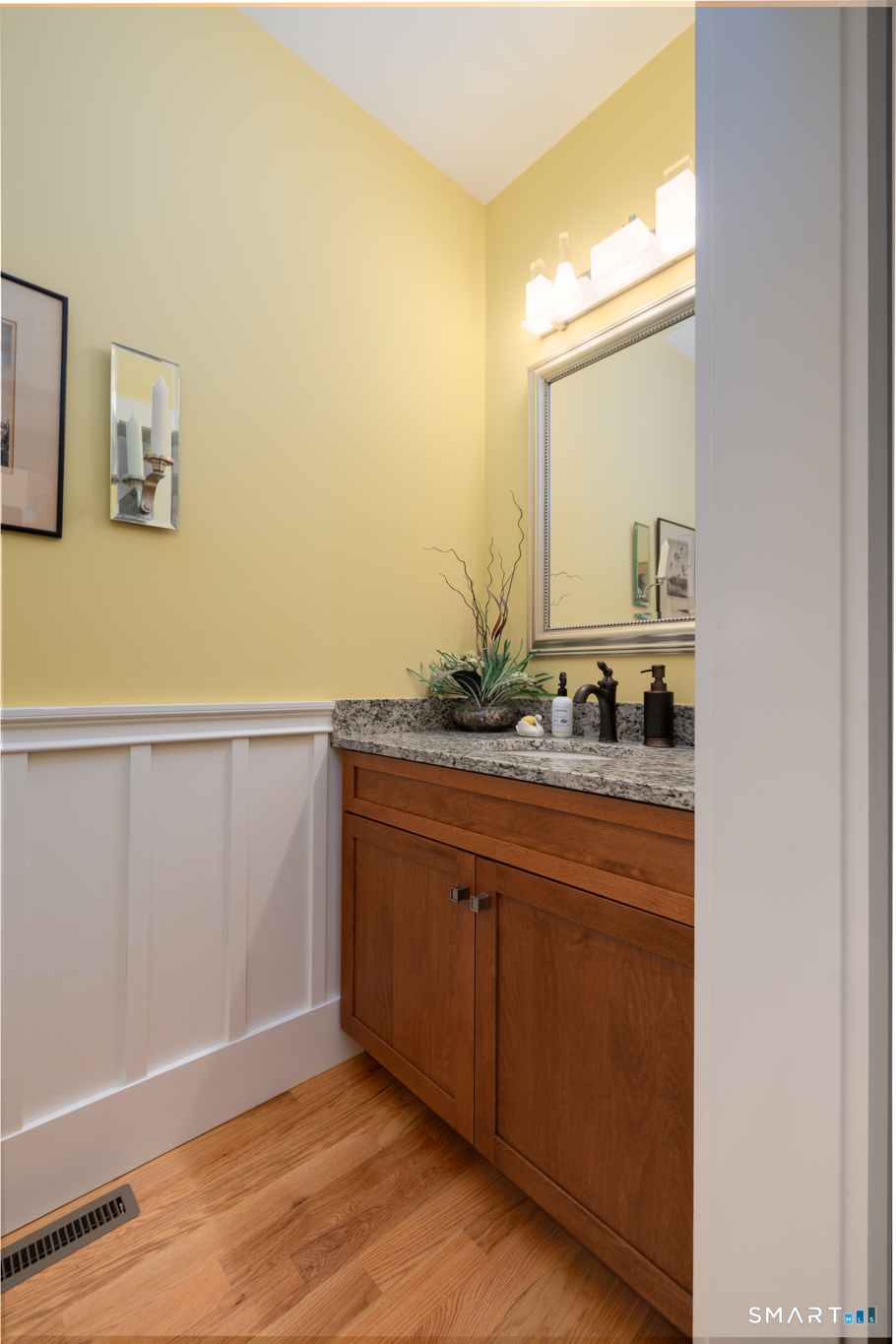 21 Yorkshire Court Farmington CT 06032