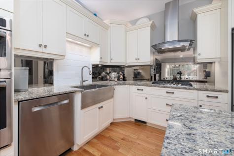 21 Yorkshire Court Farmington CT 06032