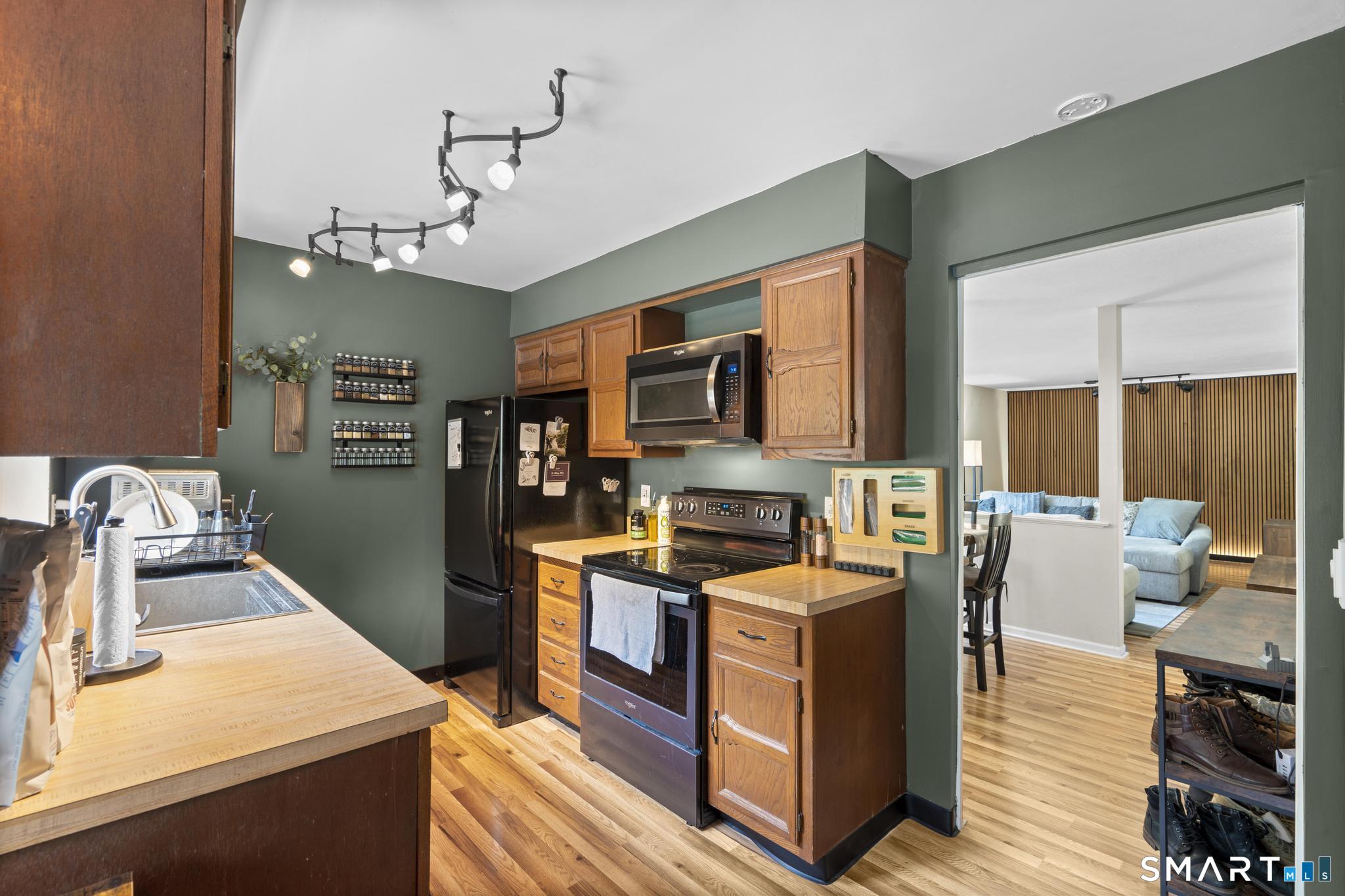 536 Swanson Crescent Milford CT 06461