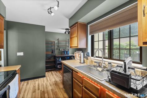 536 Swanson Crescent Milford CT 06461