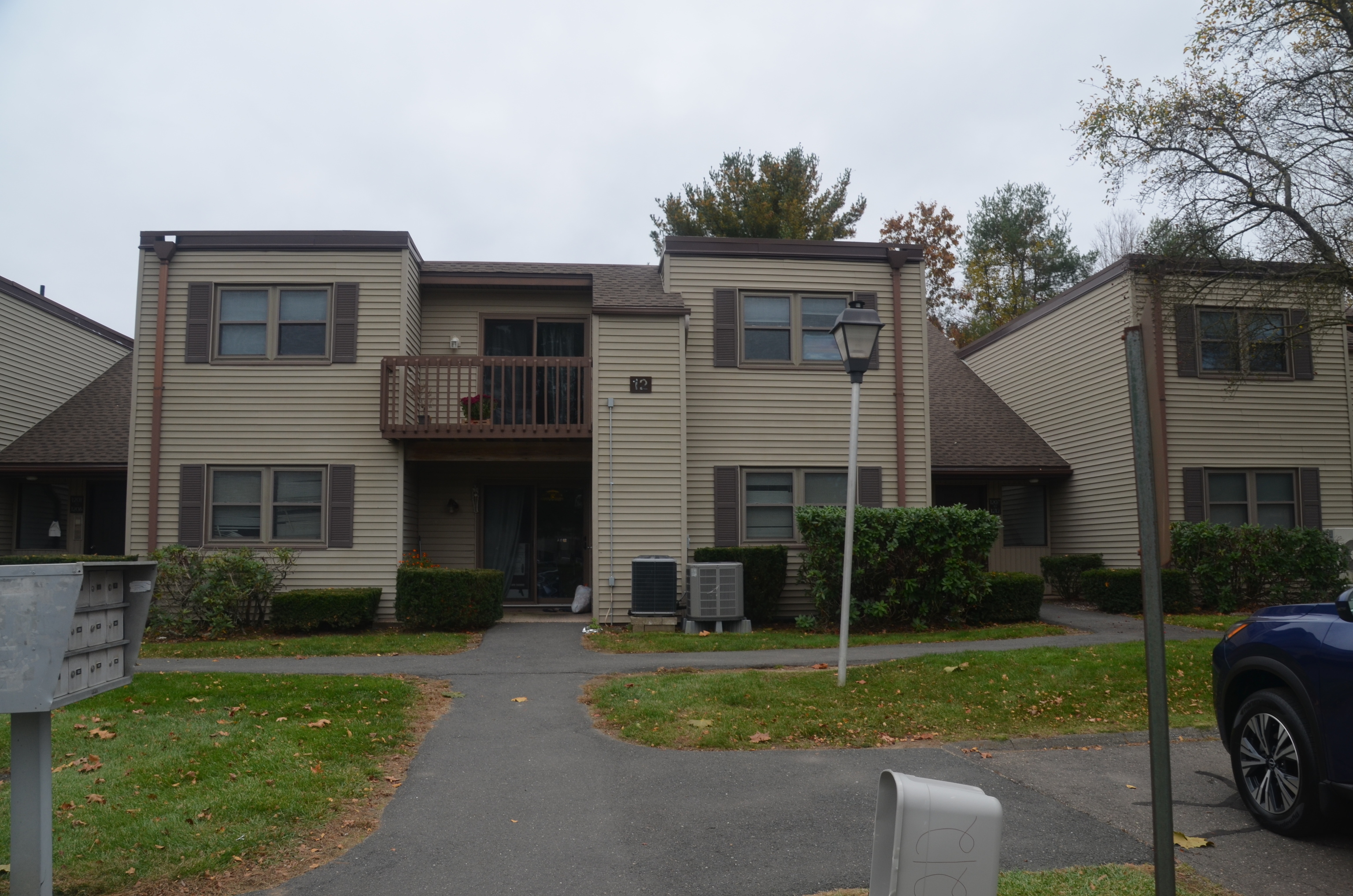 1202 Twin Circle Drive South Windsor CT 06074
