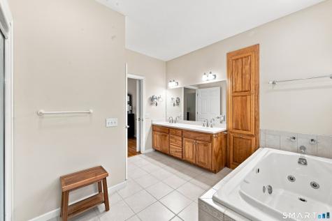 4 Charles Court Suffield CT 06078