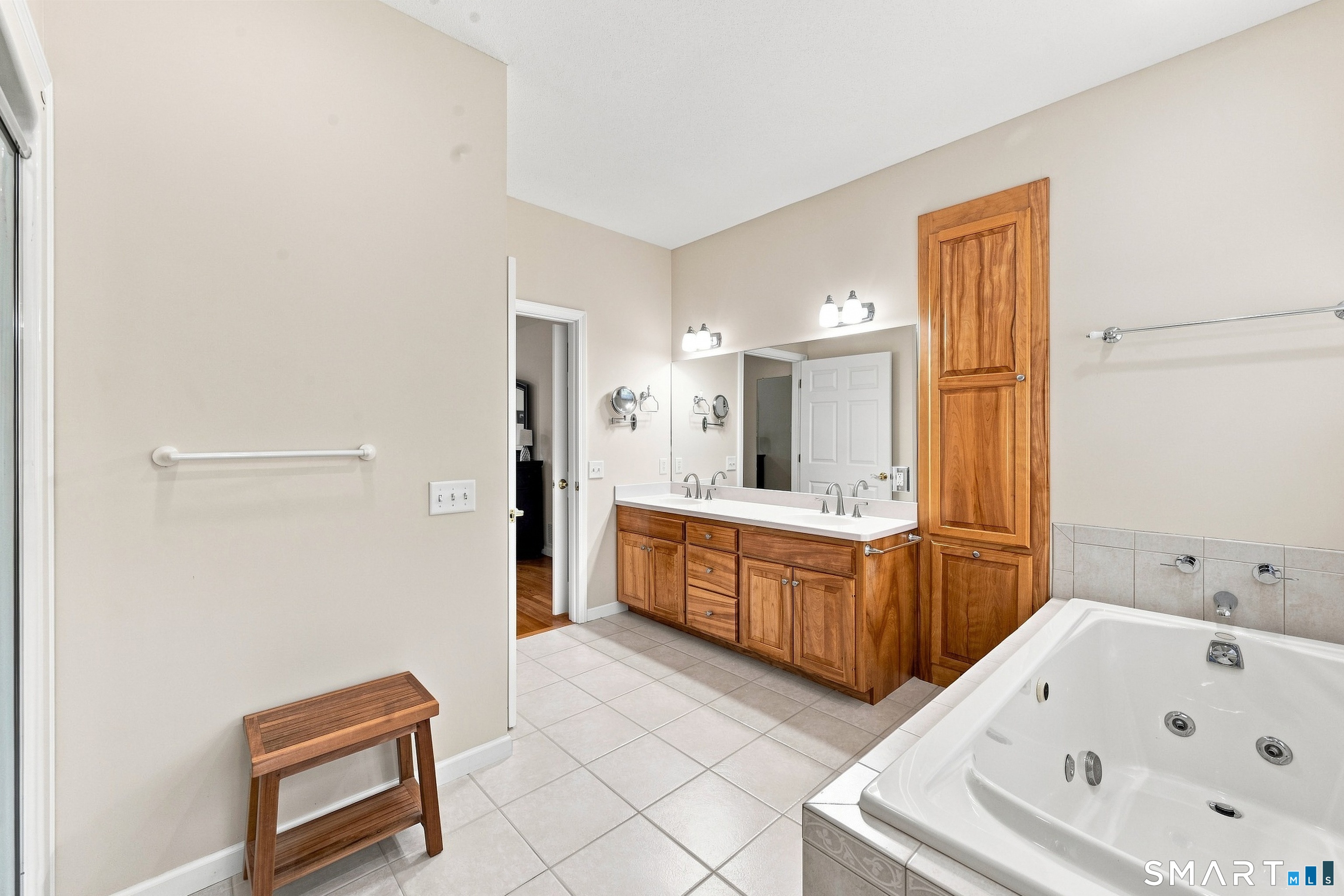 4 Charles Court Suffield CT 06078