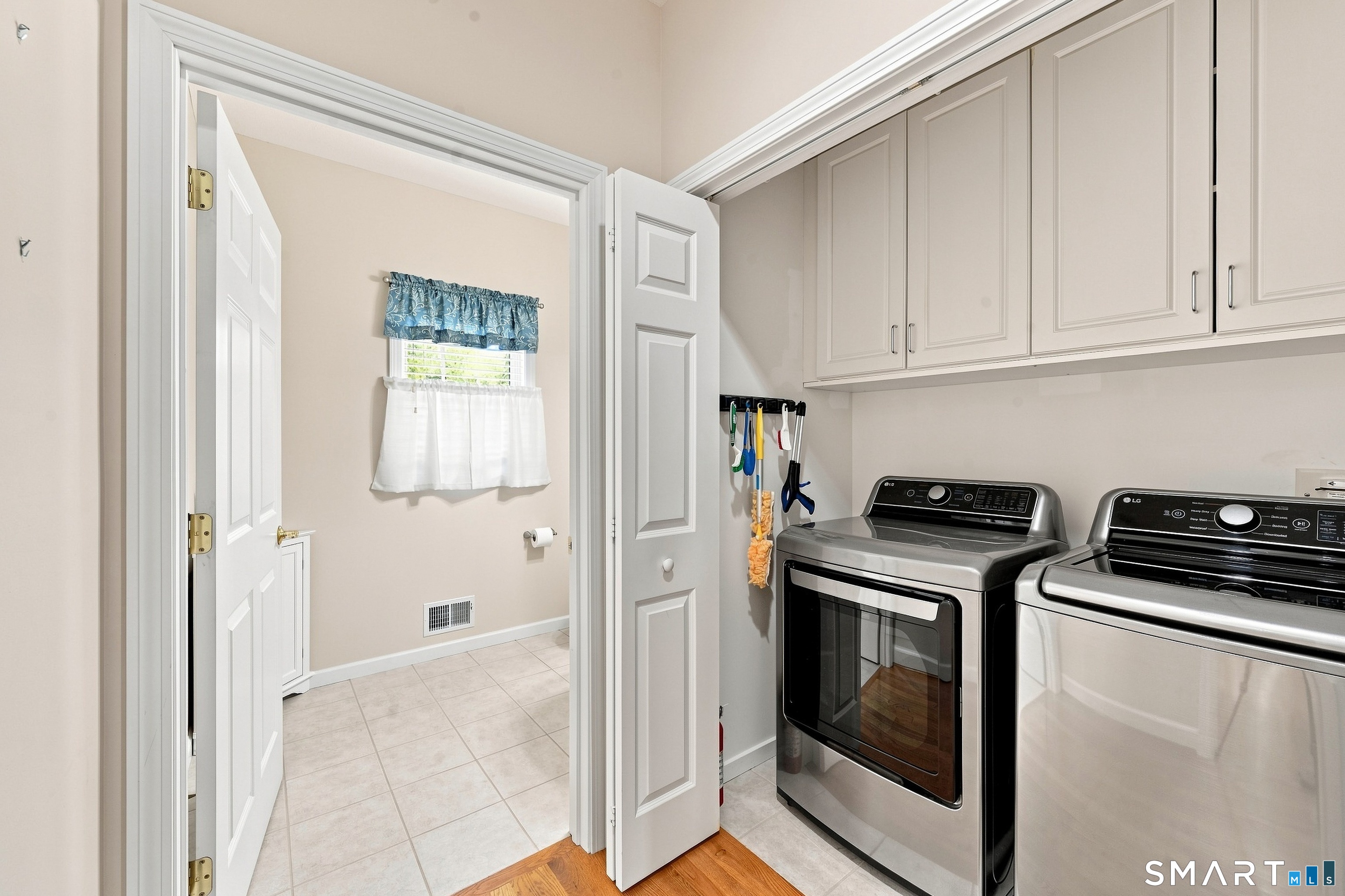 4 Charles Court Suffield CT 06078