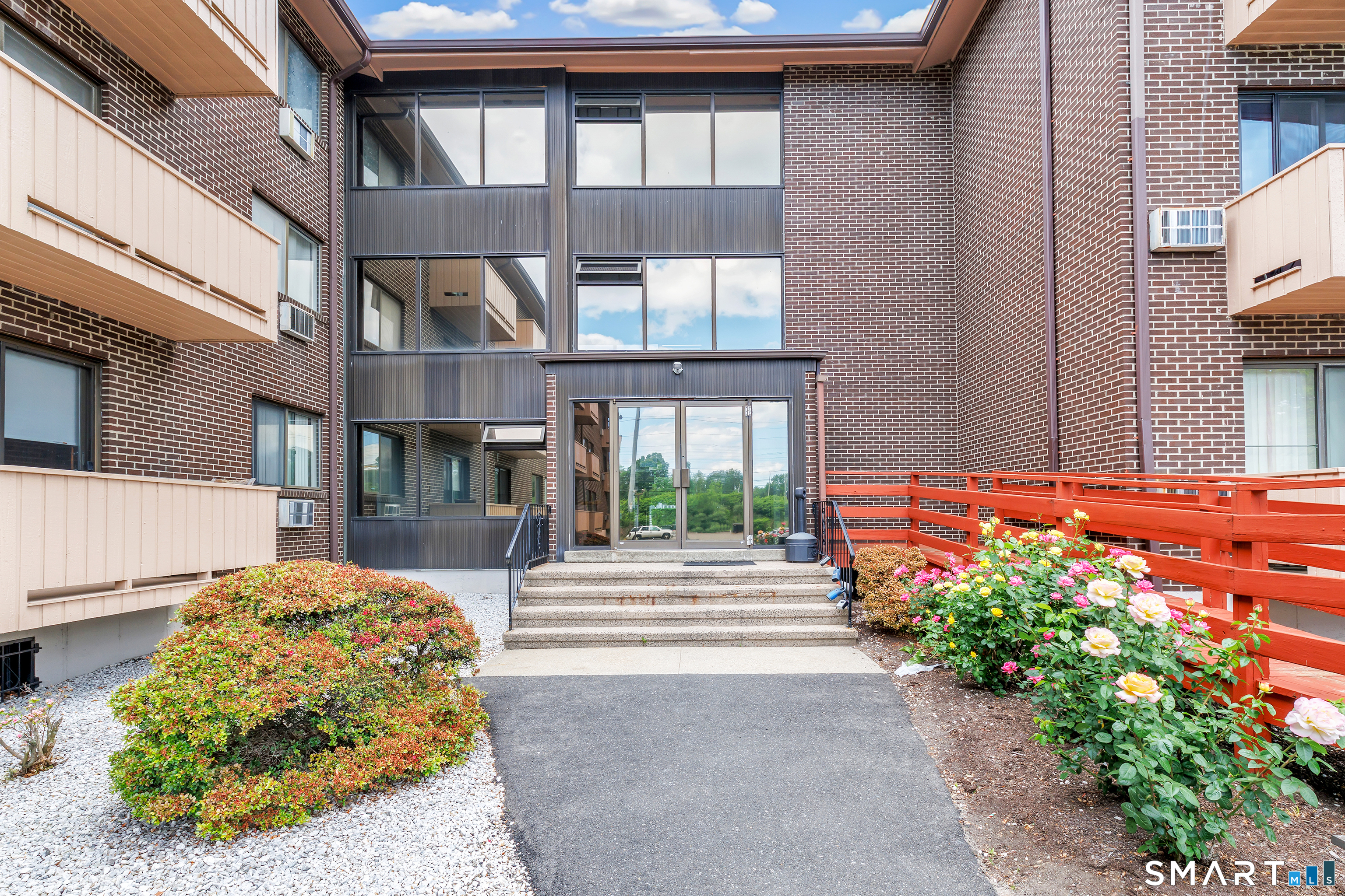 40 California Street Stratford CT 06615
