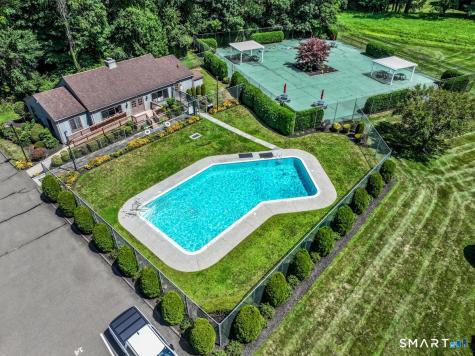 89 Heatherwood Drive Brookfield CT 06804