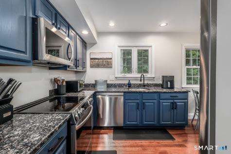 89 Heatherwood Drive Brookfield CT 06804