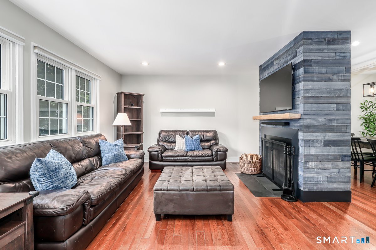 89 Heatherwood Drive Brookfield CT 06804