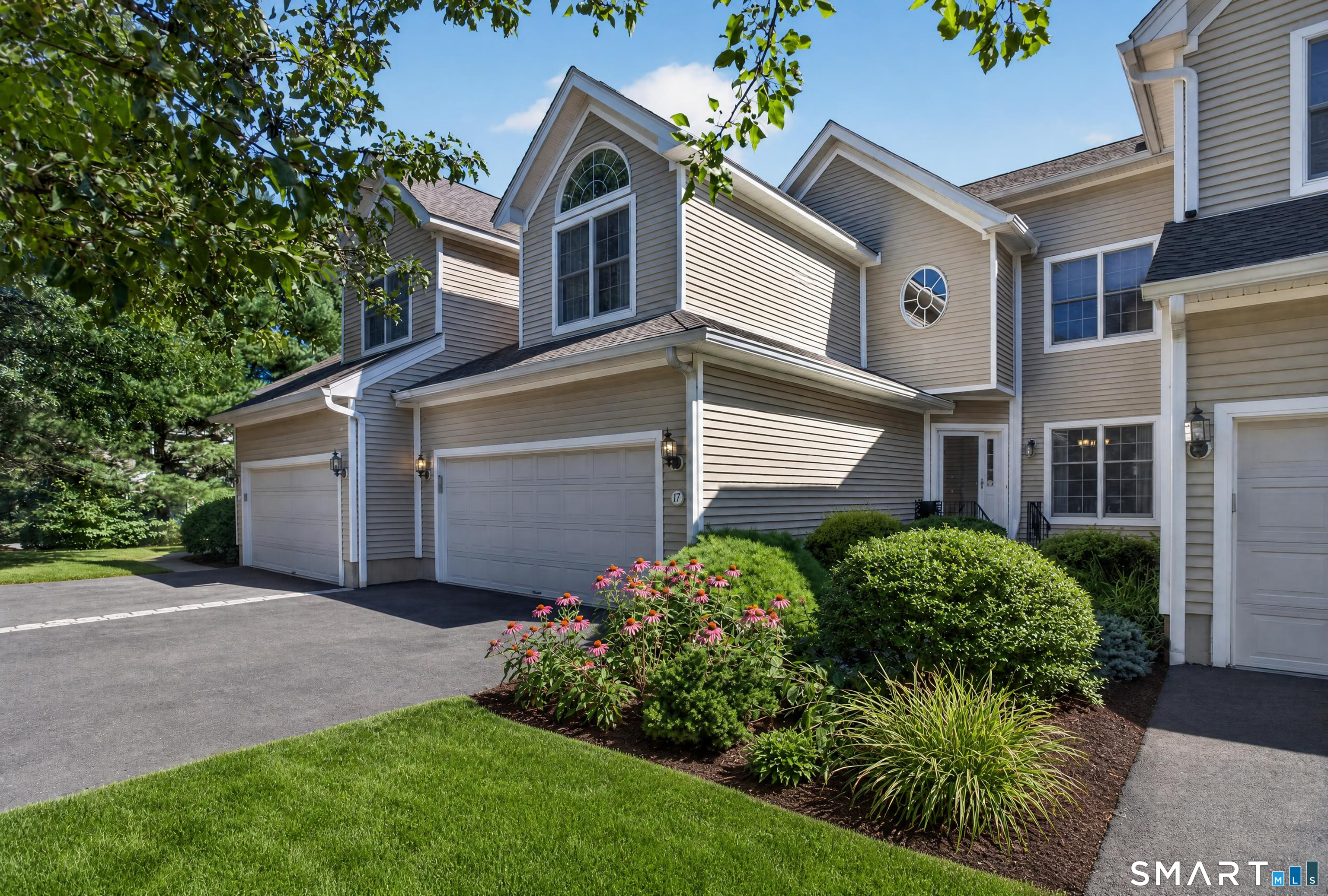 17 Regency Circle Trumbull CT 06611
