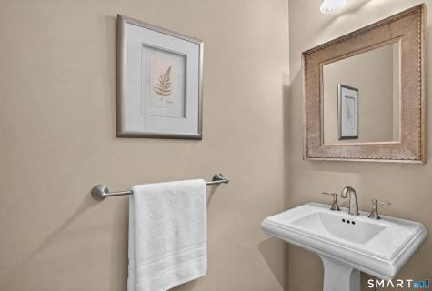 17 Regency Circle Trumbull CT 06611