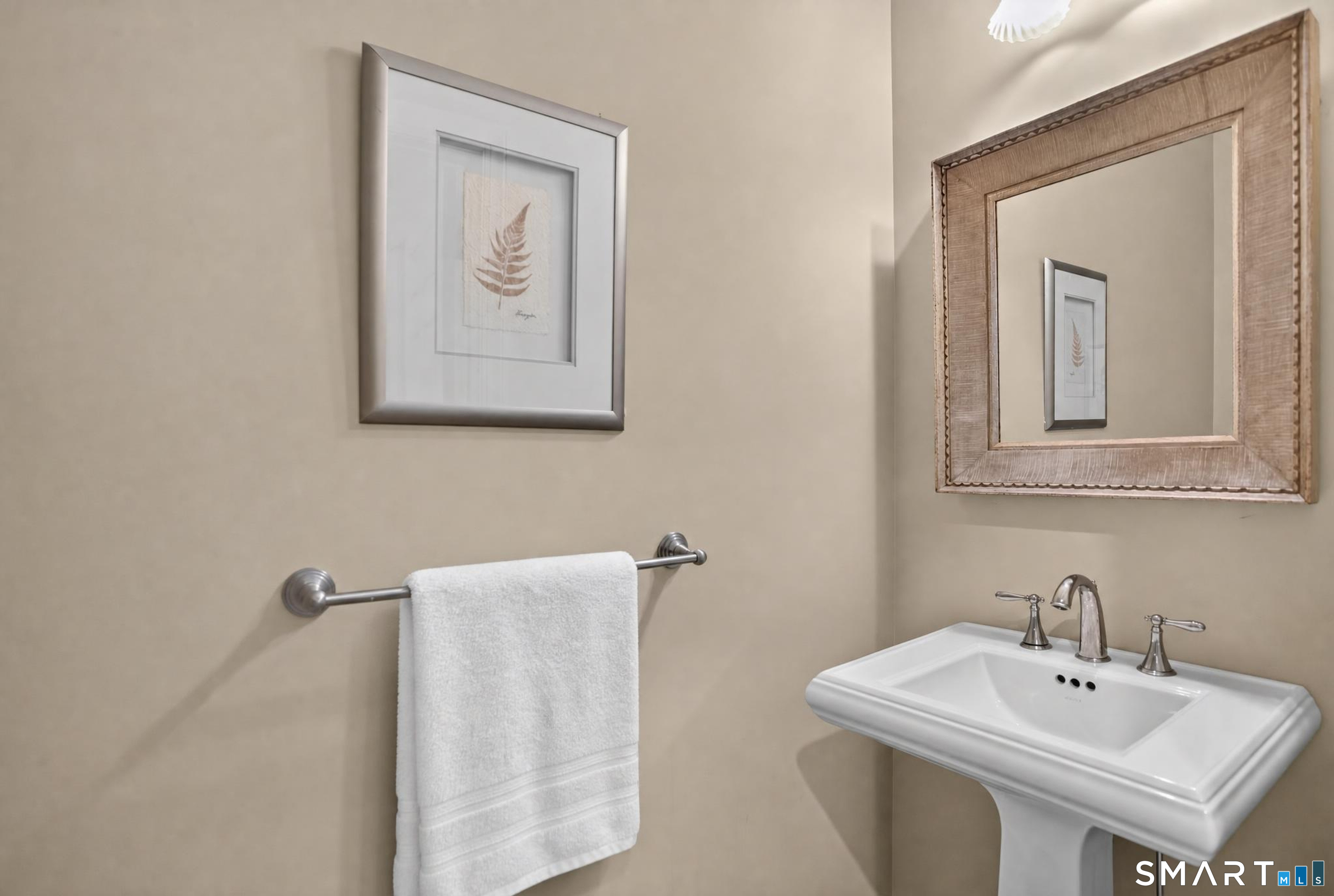 17 Regency Circle Trumbull CT 06611