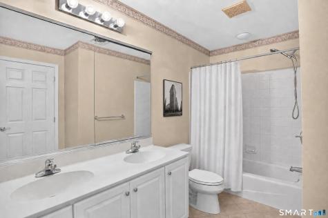 17 Regency Circle Trumbull CT 06611