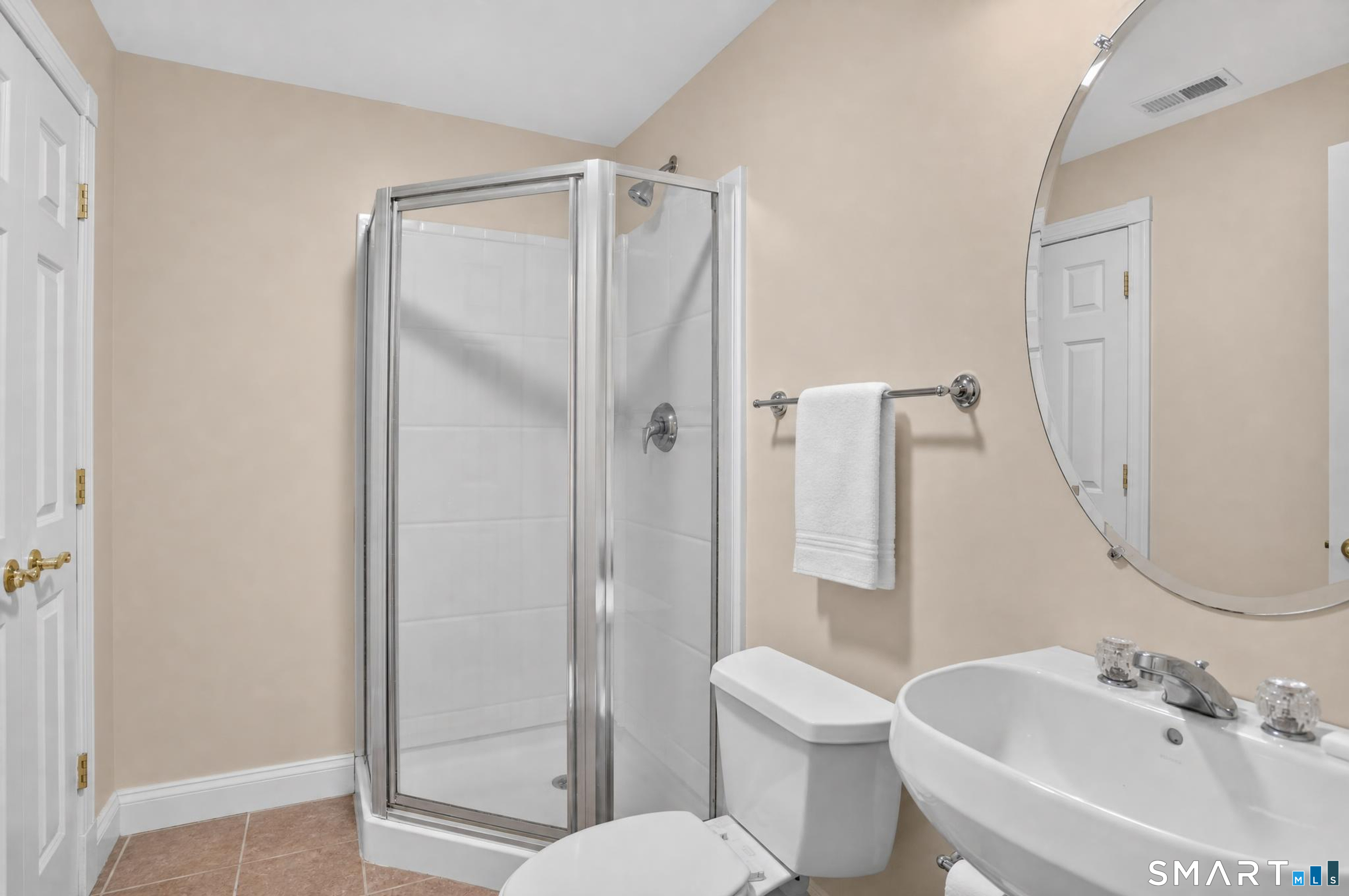 17 Regency Circle Trumbull CT 06611