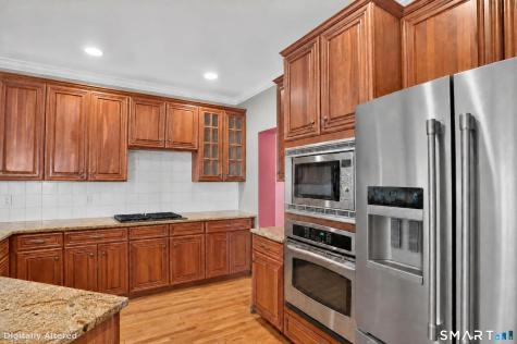 17 Regency Circle Trumbull CT 06611