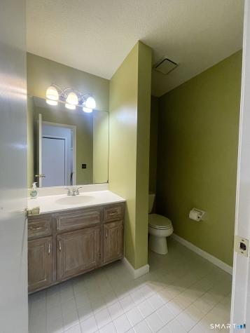 27 Crows Nest Lane Danbury CT 06810