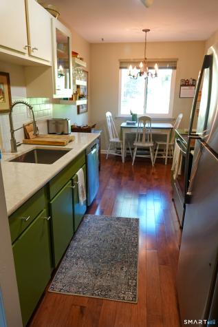 14 Cheryl Court Cromwell CT 06416