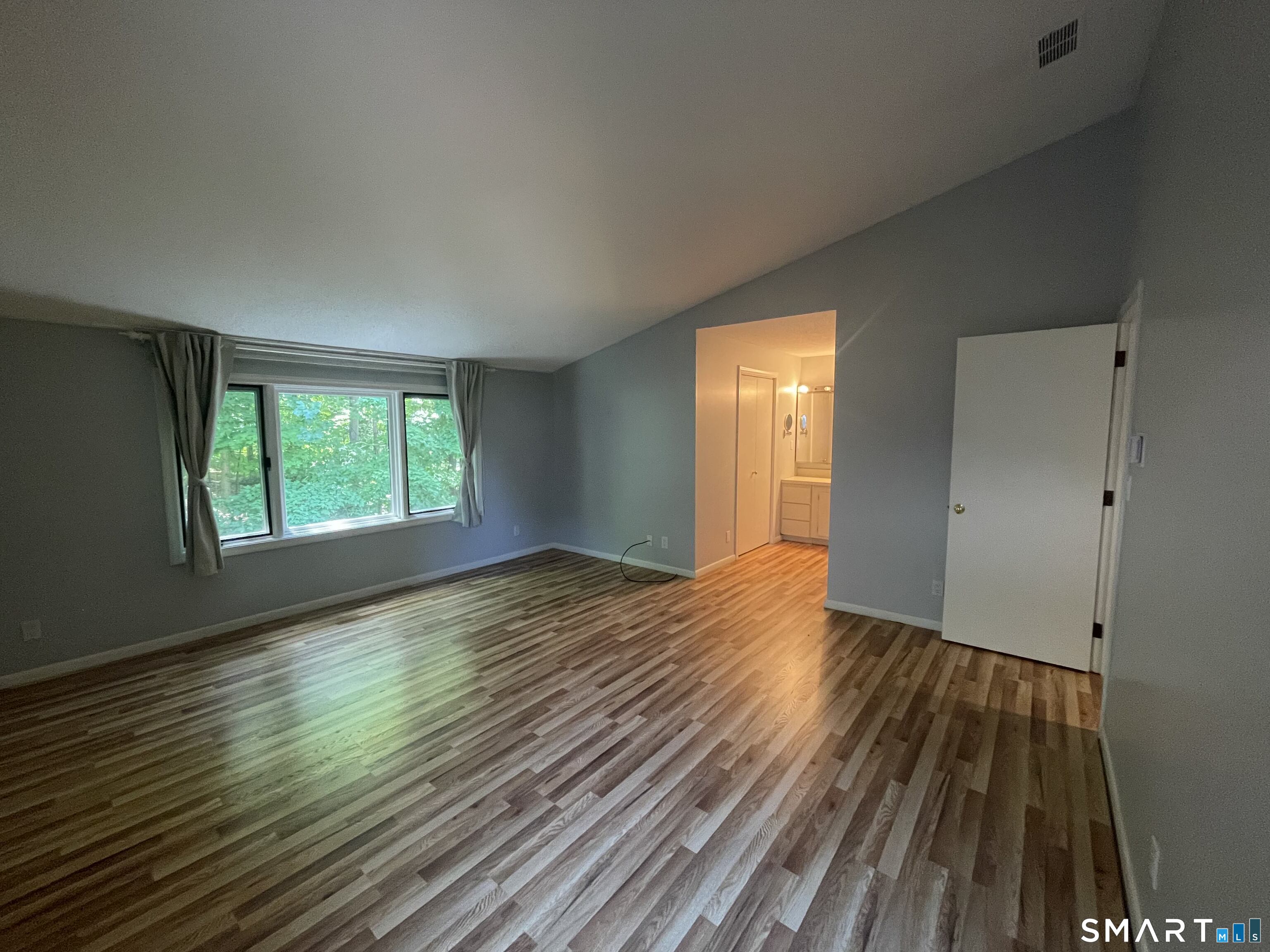 8 Ironwood Road West Hartford CT 06117