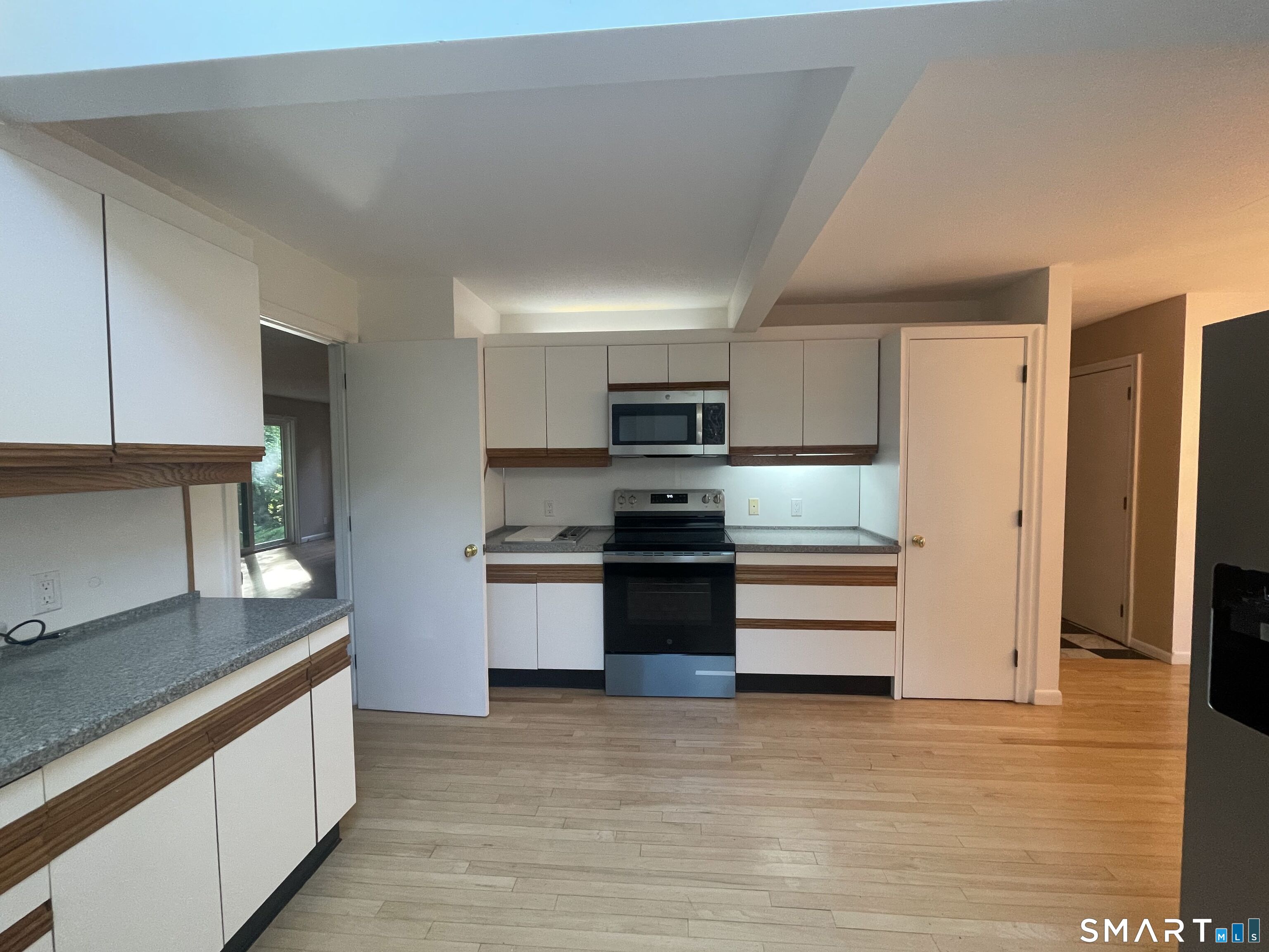 8 Ironwood Road West Hartford CT 06117