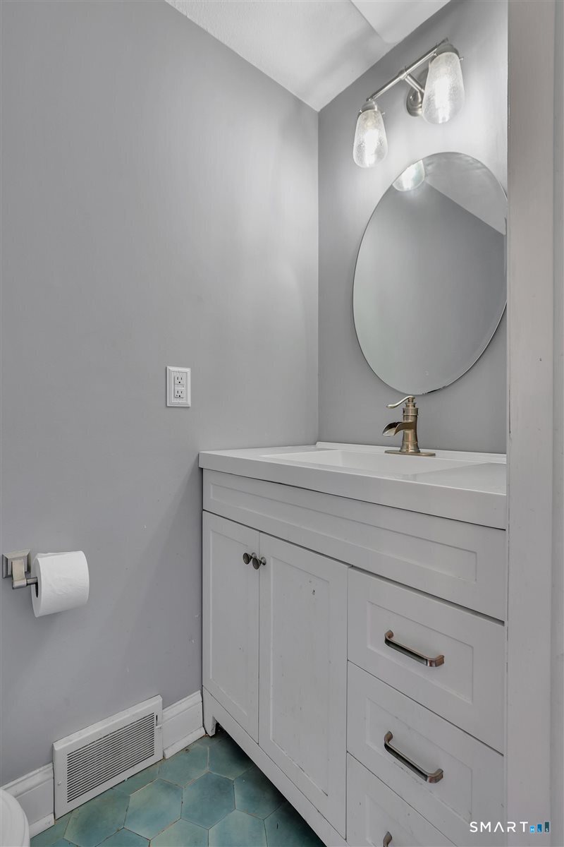 253 West Street Southington CT 06479