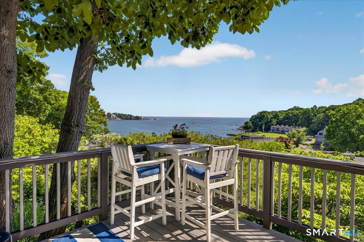 23 Harbour Village Branford CT 06405