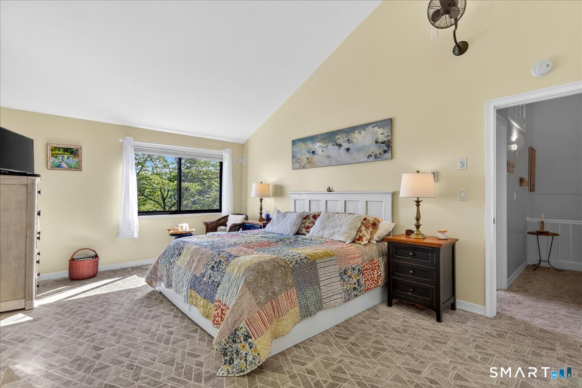 23 Harbour Village Branford CT 06405