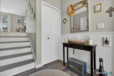 23 Harbour Village Branford CT 06405