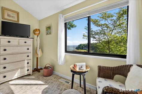 23 Harbour Village Branford CT 06405
