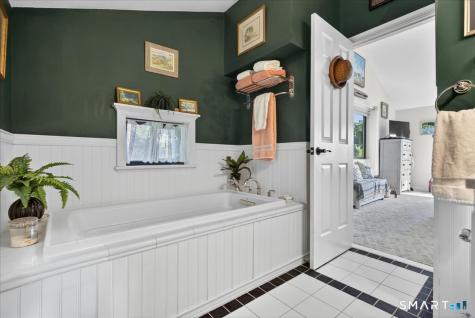 23 Harbour Village Branford CT 06405