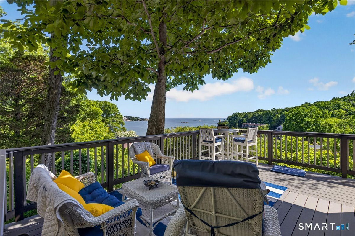 23 Harbour Village Branford CT 06405