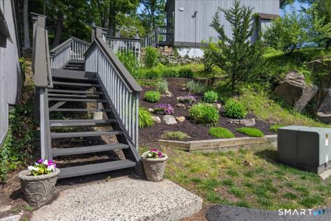 23 Harbour Village Branford CT 06405