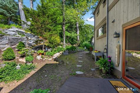 23 Harbour Village Branford CT 06405