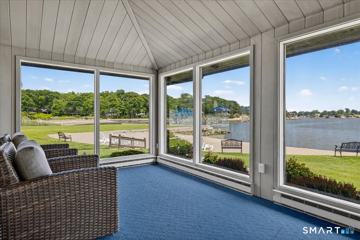 23 Harbour Village Branford CT 06405