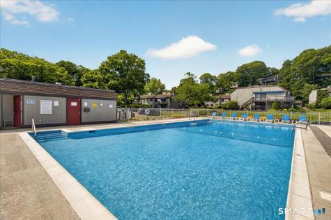 23 Harbour Village Branford CT 06405