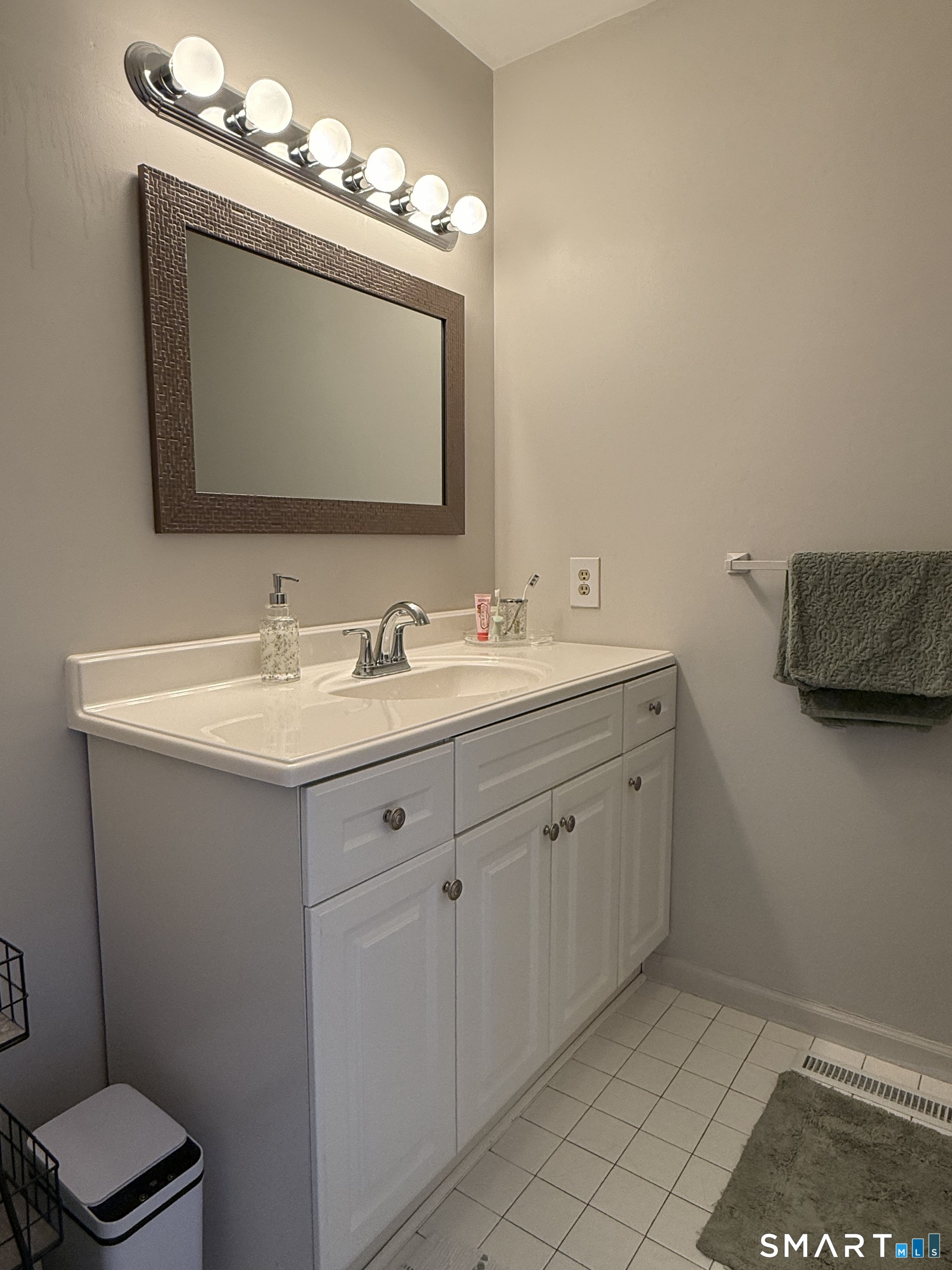 42 Summerfield Gardens Shelton CT 06484