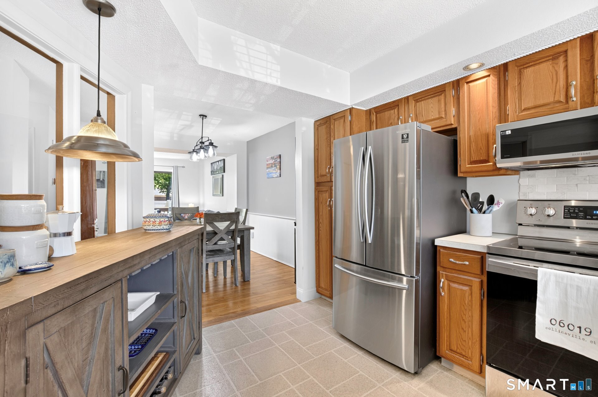19 Wickhams Fancy Canton CT 06019